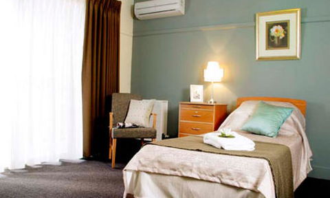 Regis Karingal Manor - Gold Coast Aged Care 0