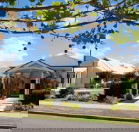 Helping Hand Mawson Lakes - Gold Coast Aged Care