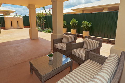 Embracia In Glasshouse Country - Aged Care Find 1