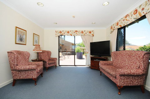Servite Villa Hostel - Gold Coast Aged Care 1