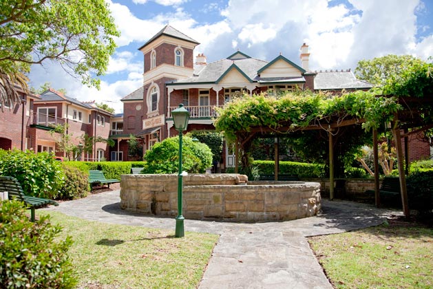 Ashley House Lodge Roseville