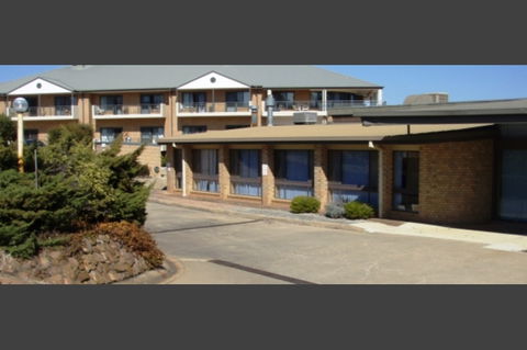 Southern Cross Young Retirement Village - Aged Care Find 0