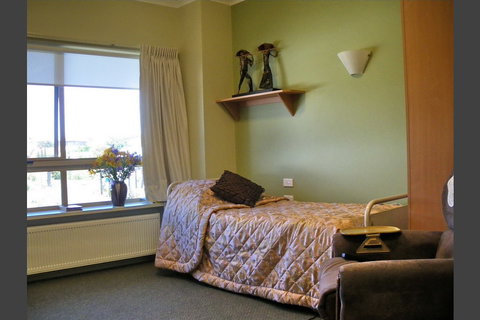 Lyndoch Hostel - Aged Care Gold Coast 0