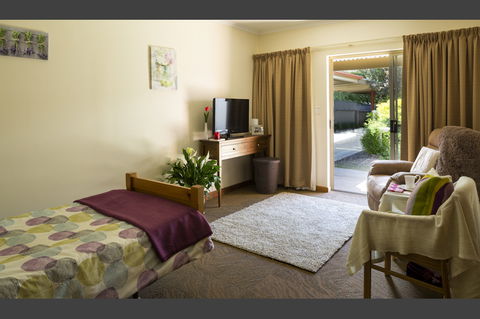Helping Hand Aged Care - Carinya - Gold Coast Aged Care 0